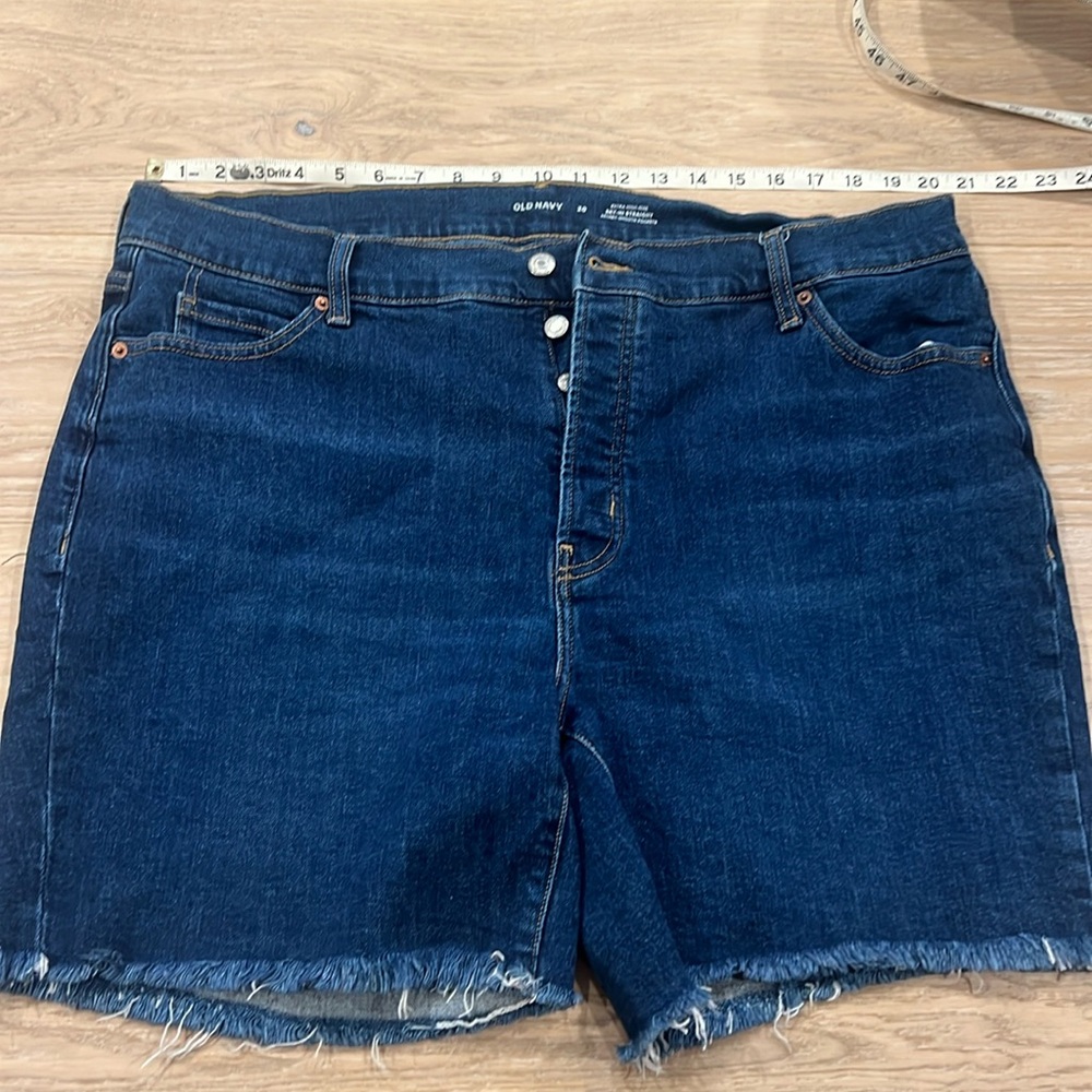 Old Navy Extra High Rise Sky-Hi Straight Secret Smooth Pockets 7in